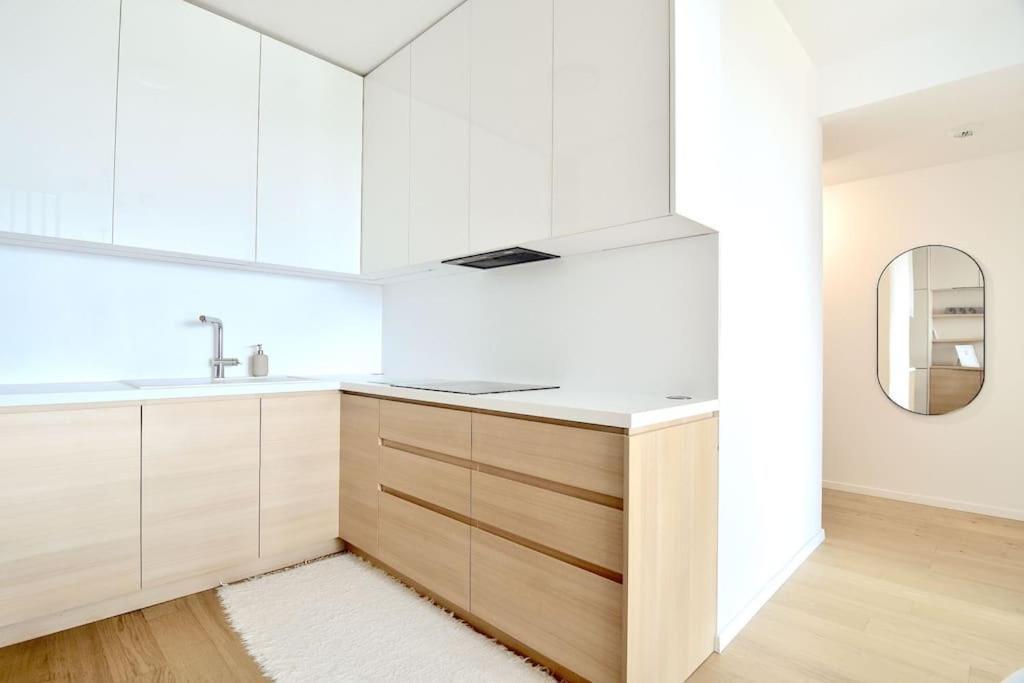 브라티슬라바 Downtown Charm With Free Parking Spot 아파트 외부 사진